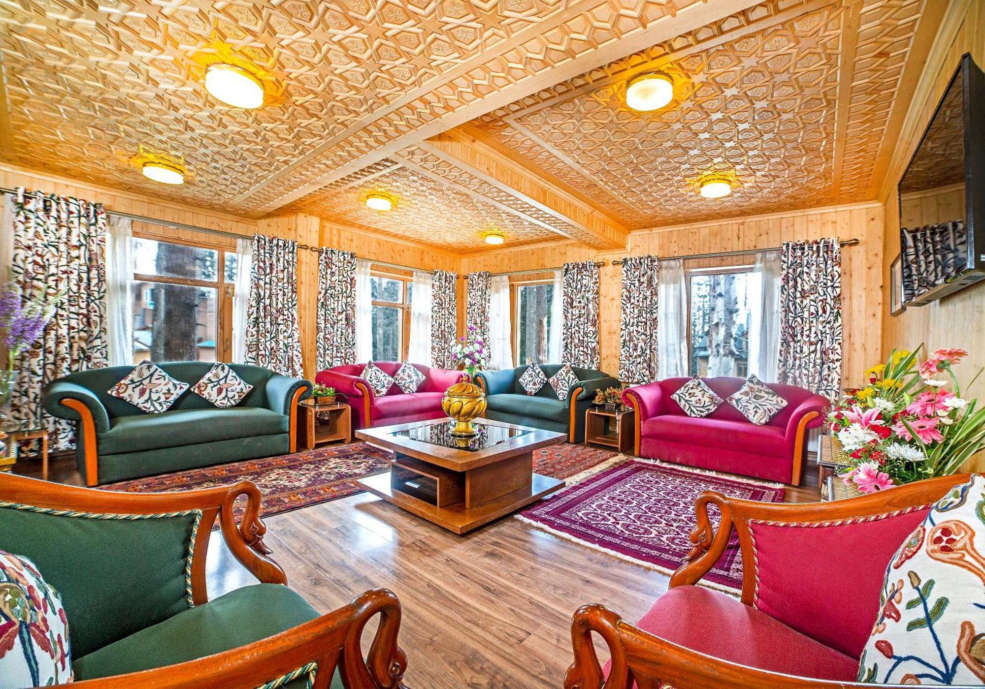Shaw Inn By Stay Pattern Гульмарг Экстерьер фото